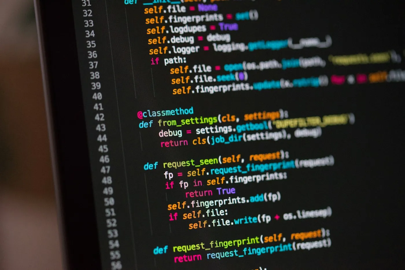 WordPress or custom PHP: how we choose for a client